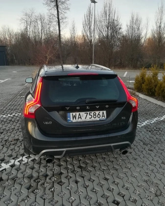 Volvo V60 cena 78900 przebieg: 117300, rok produkcji 2015 z Warszawa małe 529